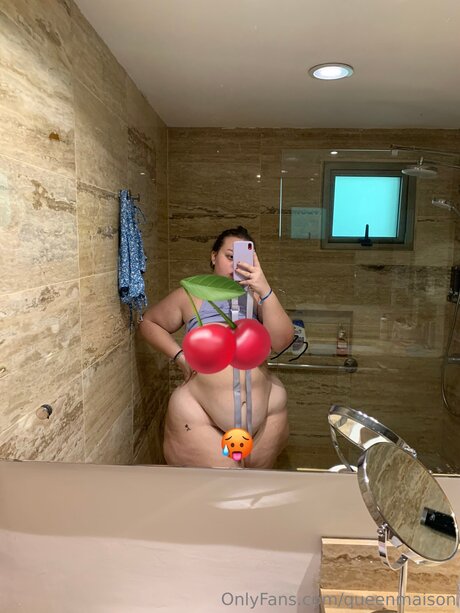 queenmaison top model photos