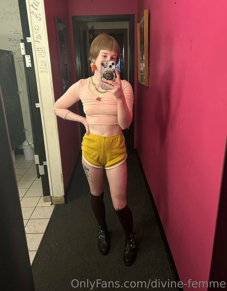 divine femme pornstar top image