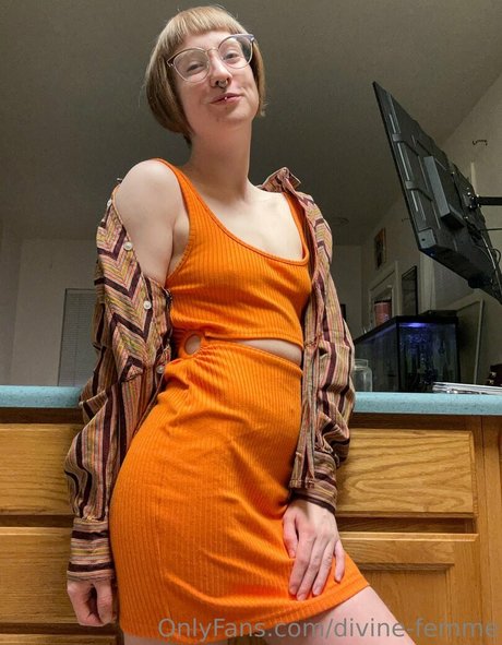 divine femme star sexy img