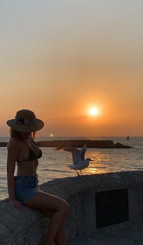 shemale outdoor onlyfans free nude pictures