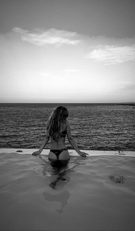 beautiful onlyfans pornographic img