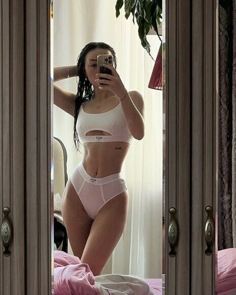 Story ri model xxx image