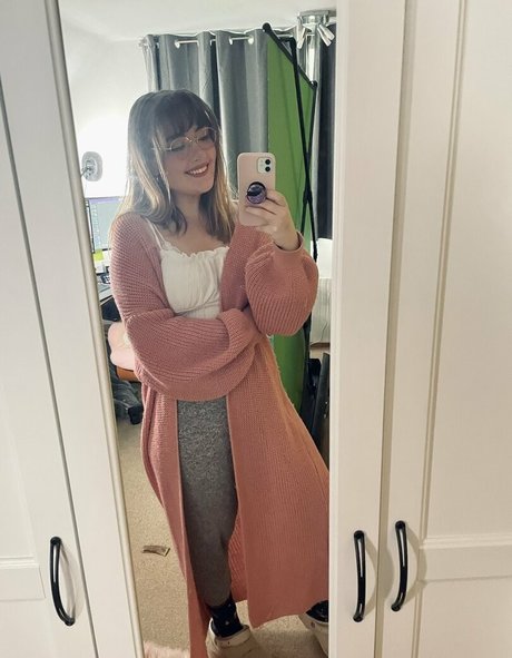 poopernoodle model free pictures