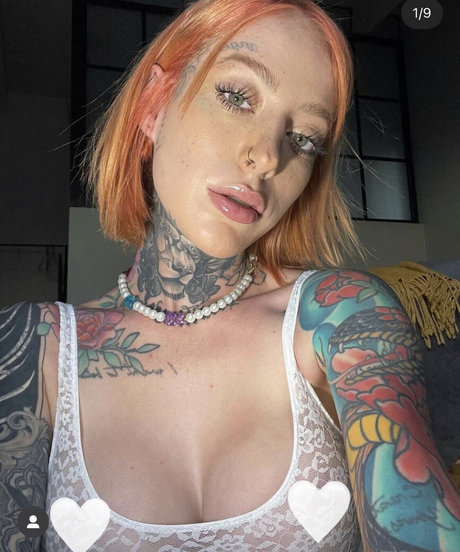 Kelly Medanie hot model galleries