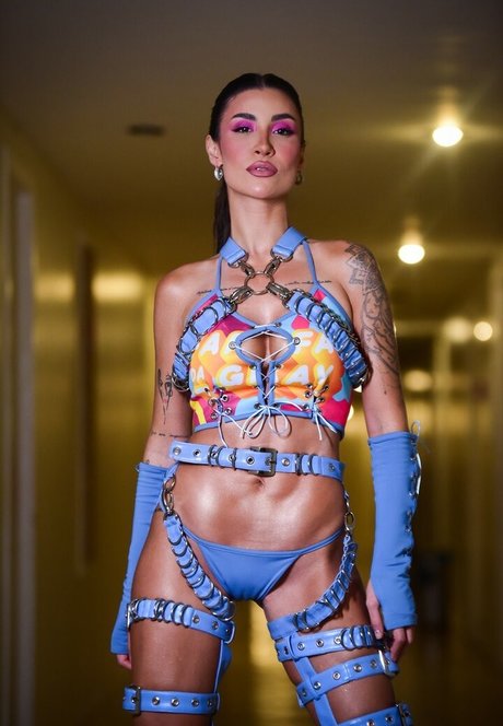 Bianca Andrade nude model picture