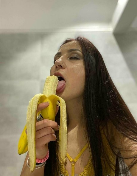 iamluux model sexy galleries