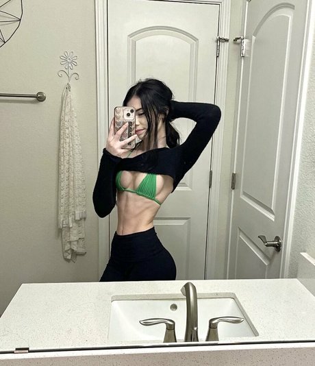 Jaydecruteledge naked actress pics