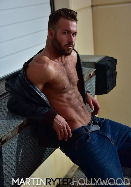 chadwhitexxxfree adult model image