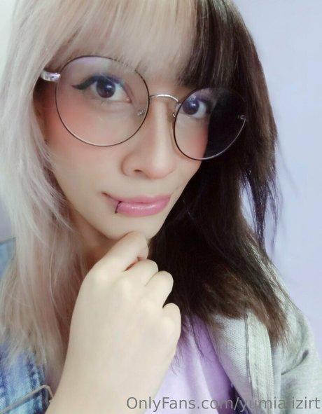 yumializirt model xxx photos