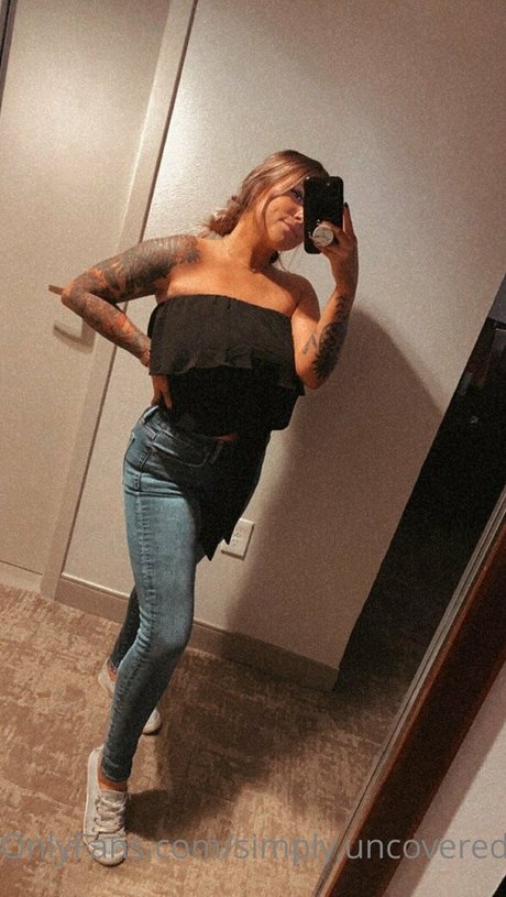 SimplyUncovered model top pictures