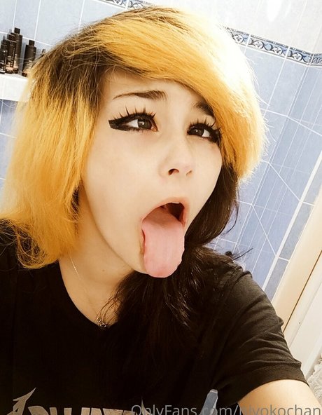 niyokochan top model archive