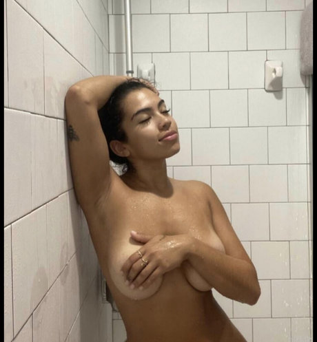 Litl p hot actress pics