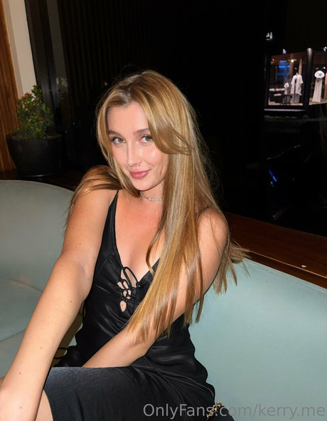 kerry me hot model img