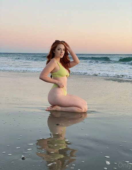 Kaiti Mackenzie porn model pictures