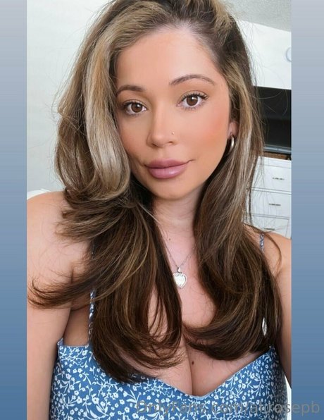 AliRosePB naked actress pictures