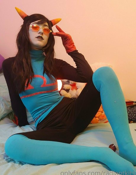 radiantkitsune naked pornstar picture