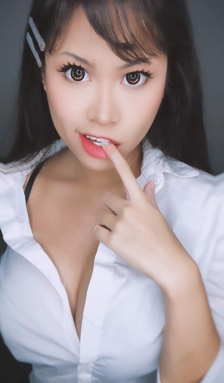 busty mature onlyfans nude photos