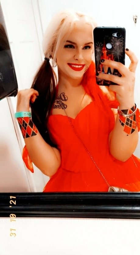 The Sarah Gracie star xxx pic