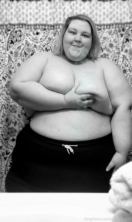 peachyg28 top pornstar photo