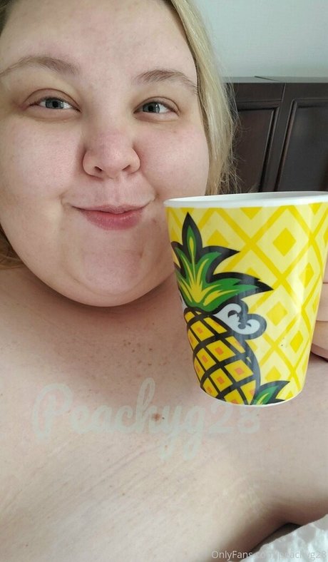 peachyg28 pornstar pics