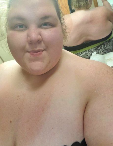 peachyg28 pornstar naked galleries