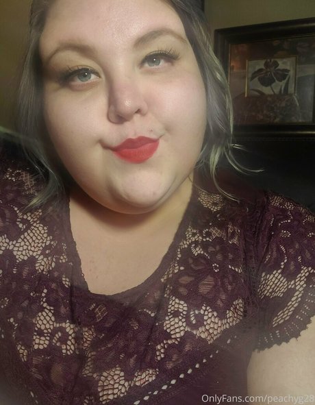 peachyg28 sexy model pic