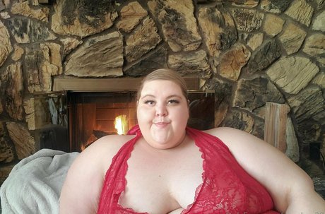 peachyg28 high quality actress pictures