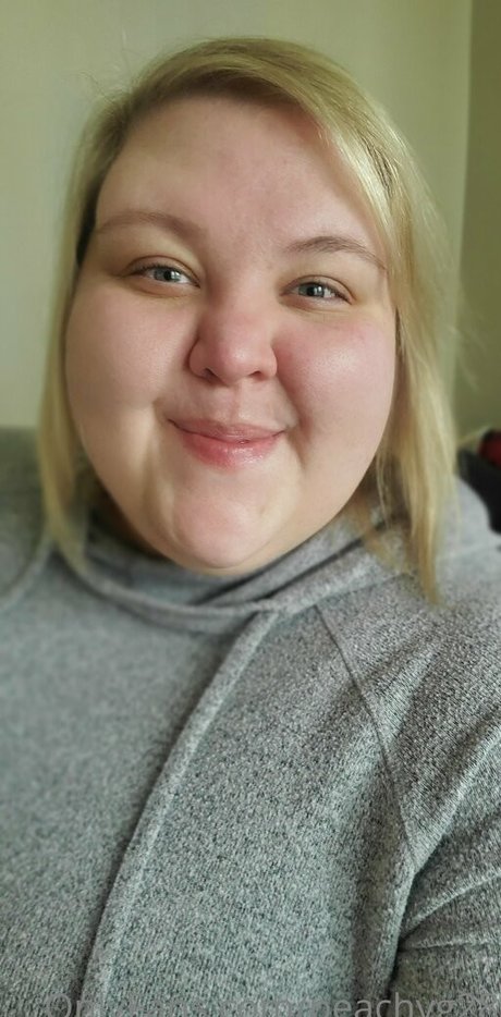 peachyg28 model art photos