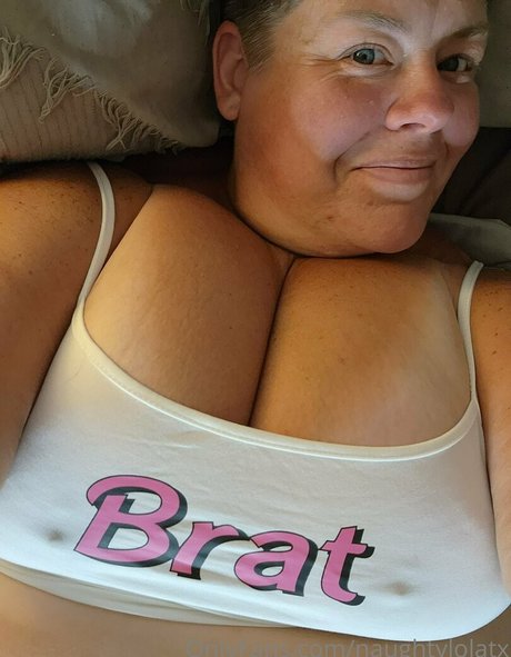 naughtylolatx Photo Gallery