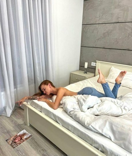 freemelanie art actress galleries