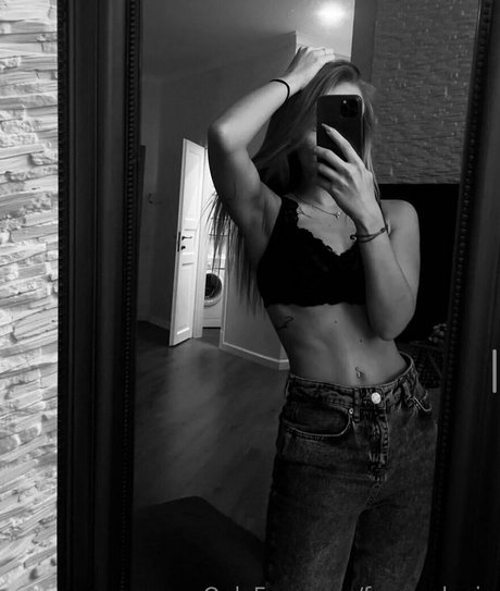 hottest wife onlyfans top pic