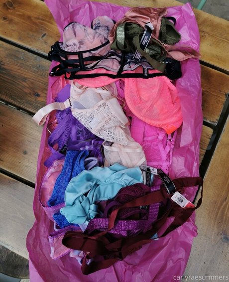 carlyraesummers naked actress photos