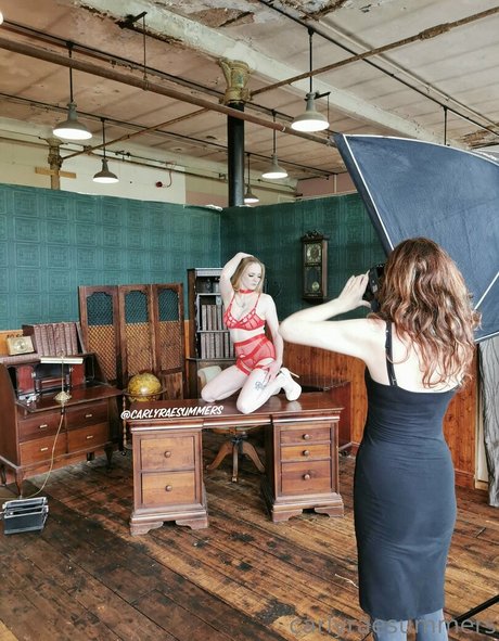 carlyraesummers model pretty picture