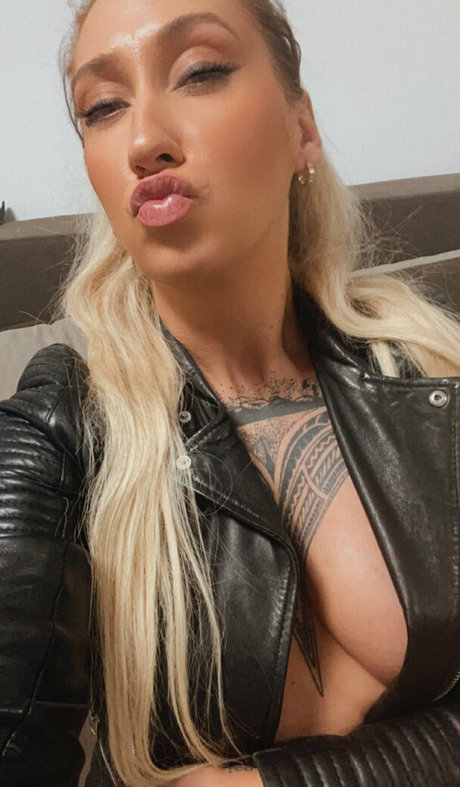 anksunamoon model beautiful images