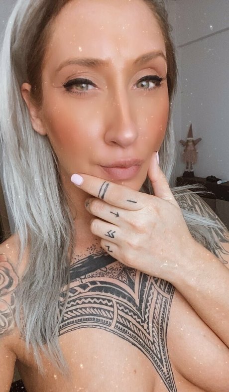 anksunamoon star naked picture