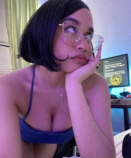 itsqueennovaa hd pornstar image