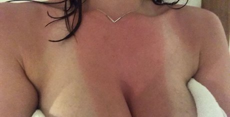 Dakota Blue Richards top model pic