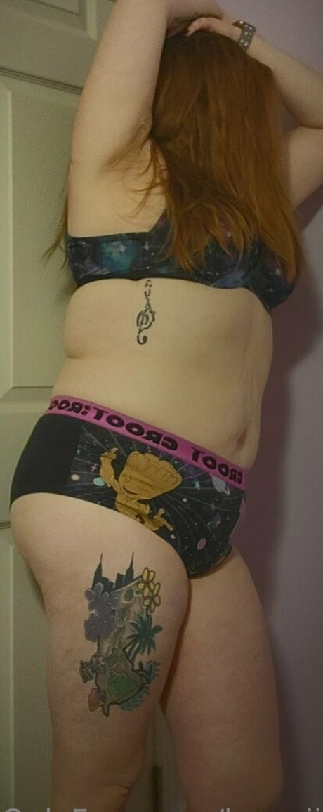 hawaiianjerzee model naked image