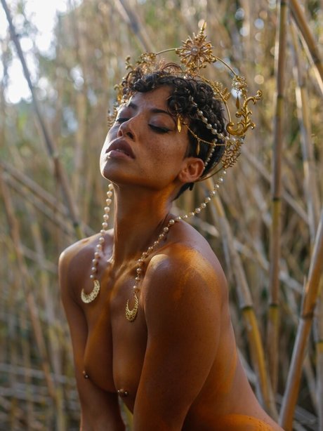 Clara Rene nudes model pic