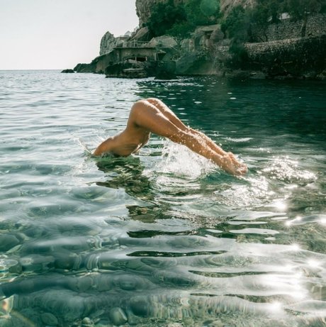 Clara Rene naked model pictures