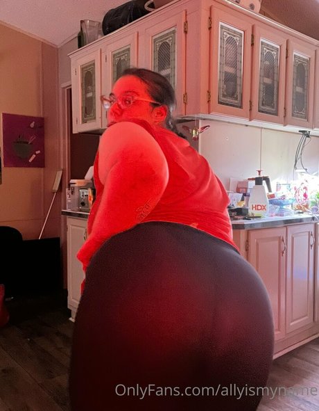 allyismyname star hot picture