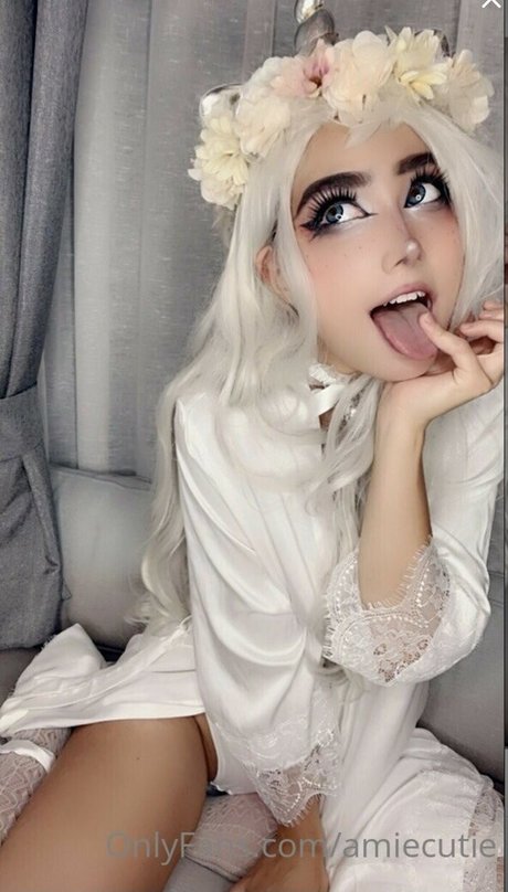 Lizzyhoney naked model picture