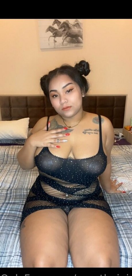 oporthaigirl model erotic img