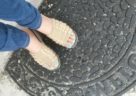 ngansturr nudes model photo