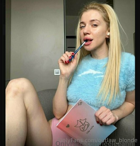 outlaw blonde perfect model pics