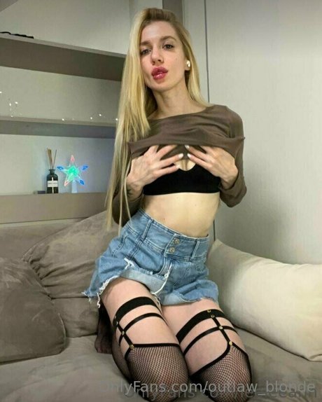 outlaw blonde star naked picture