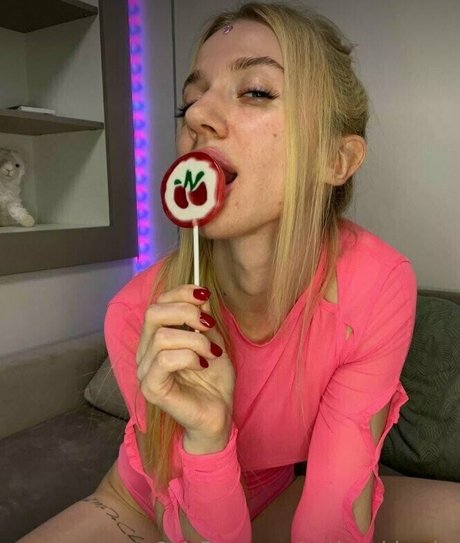 outlaw blonde star nudes pics