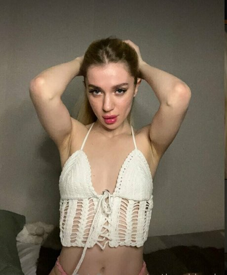 outlaw blonde hot model images