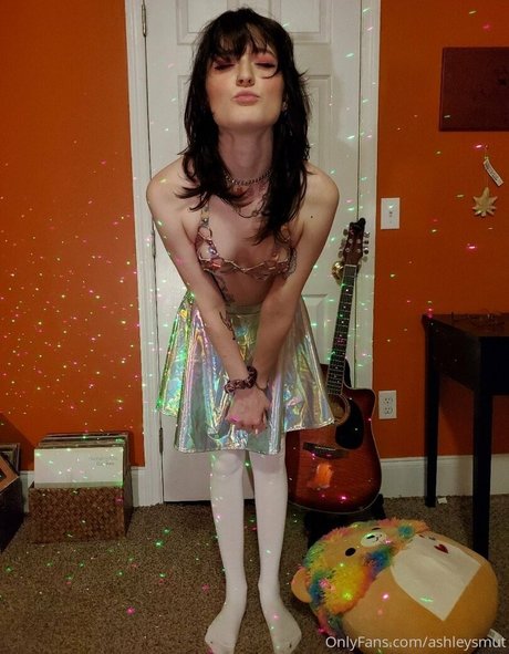 AshleyDeathGod sexy actress image