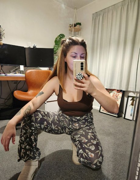 loriipops best model images